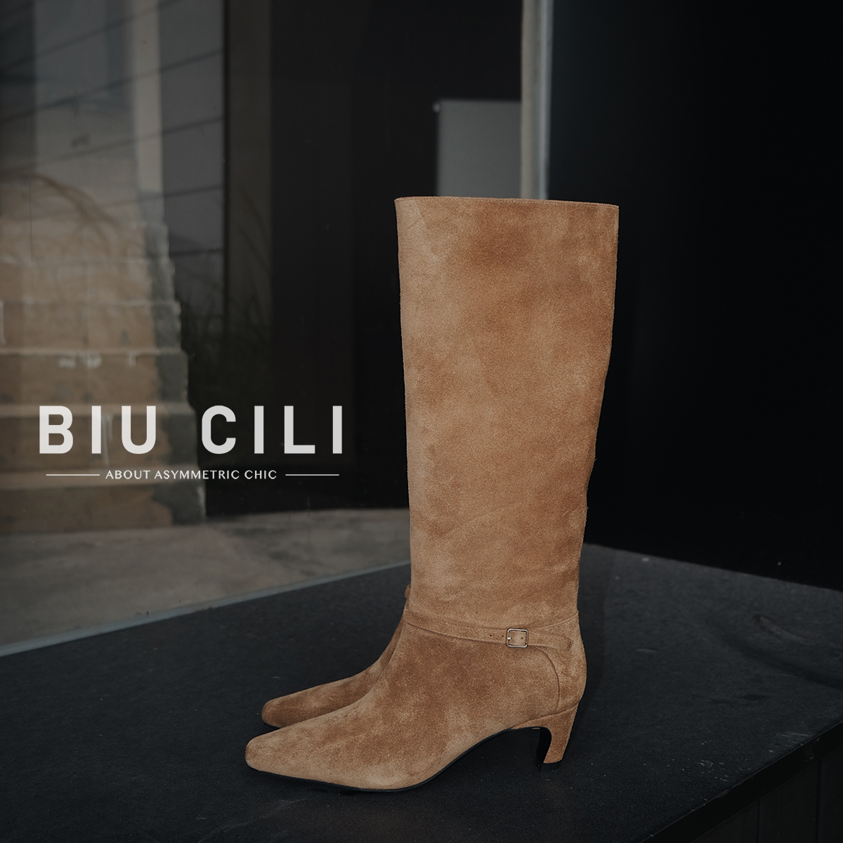 BIUCILI「大女主」原创设计非对称猫跟宽筒麂皮不过膝长靴