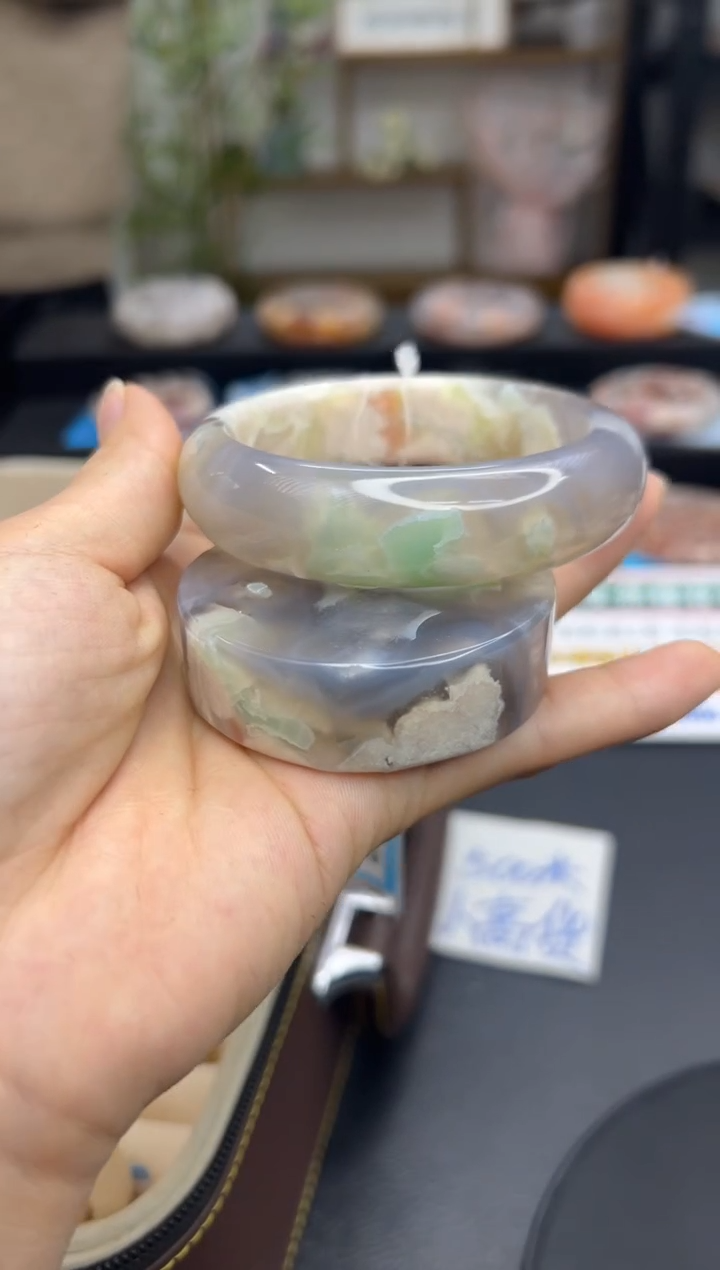 【闪购商品】石英质玉手镯未镶嵌A84(59圈赠送镯心)