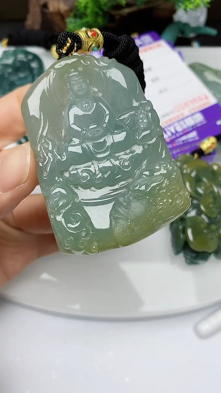 【闪购商品】翡翠颈饰未镶嵌         
