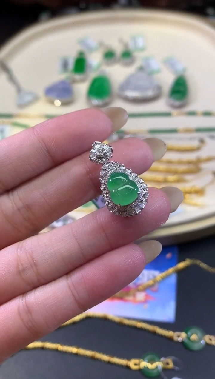 吊坠(不含链)18K金镶嵌翡翠W128|多样性发货一件|13800