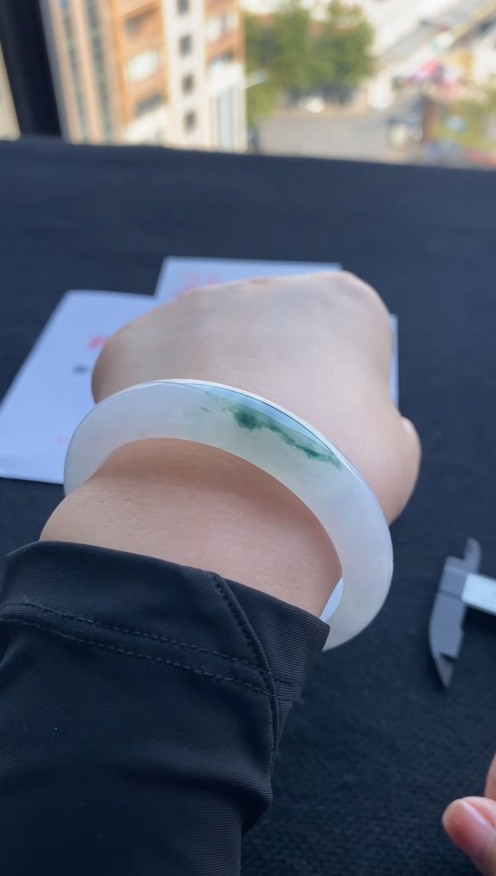 【闪购商品】翡翠手镯未镶嵌买断价XW23017310