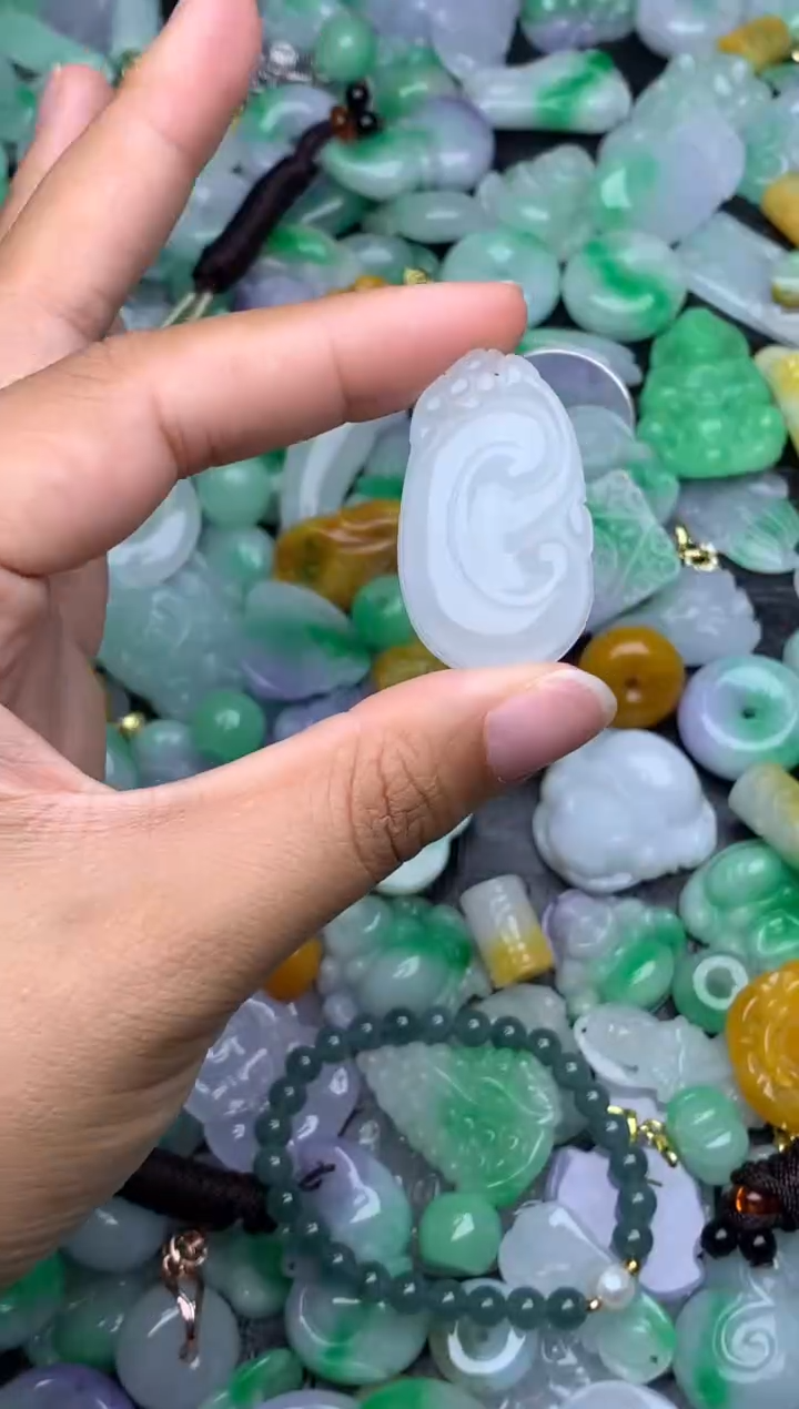 翡翠未镶嵌颈饰天然缅甸翡翠吊坠