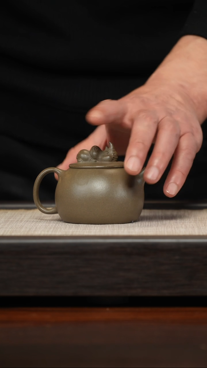 【闪购商品】紫砂茶壶青段犀牛壶