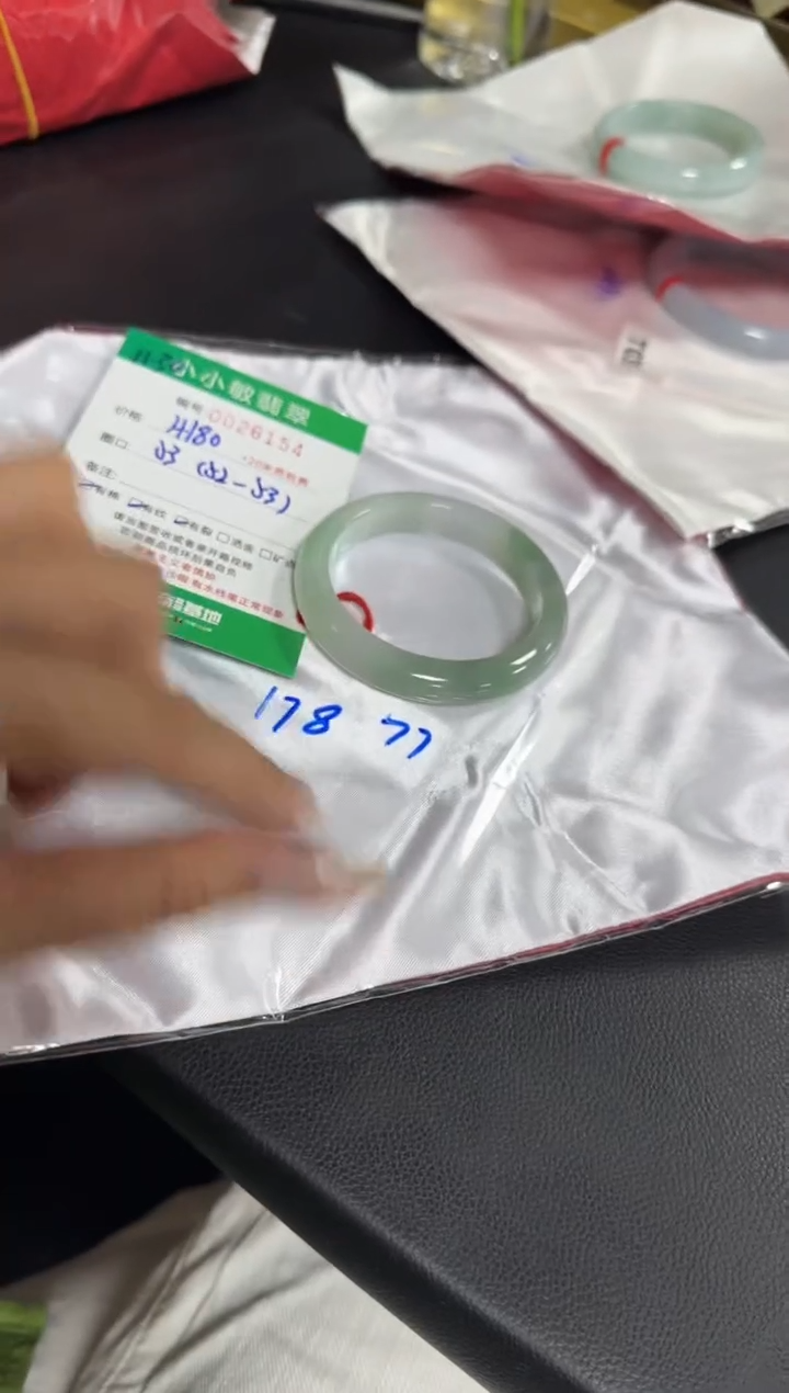 未镶嵌手镯翡翠A货手镯/微瑕