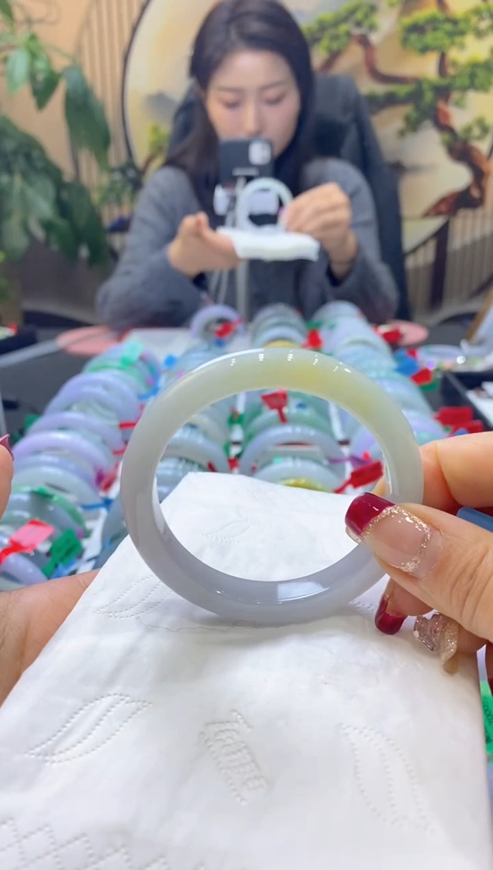 【闪购商品】翡翠手镯未镶嵌99919407