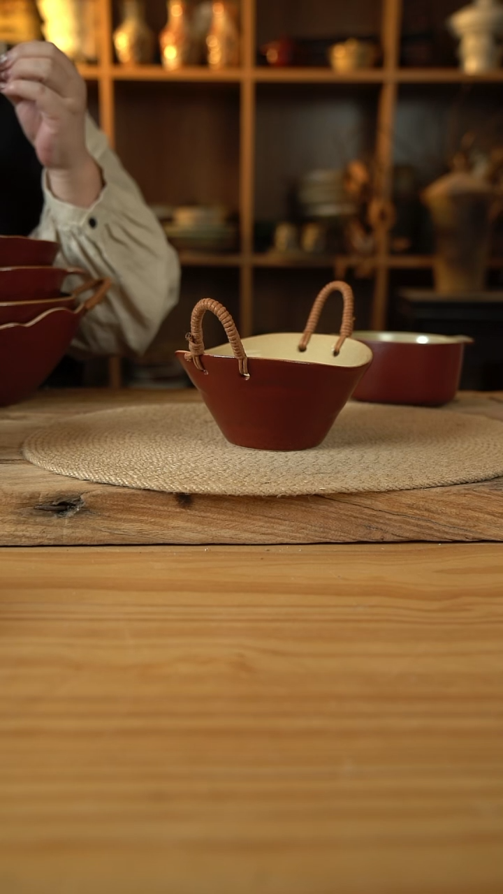 复古红系列的6英寸麻绳元宝桶1个