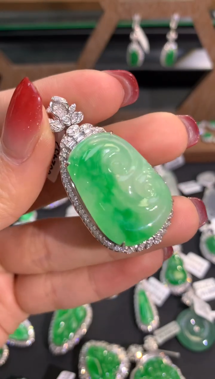 【闪购商品】翡翠吊坠(不含链)18K金镶嵌吊坠