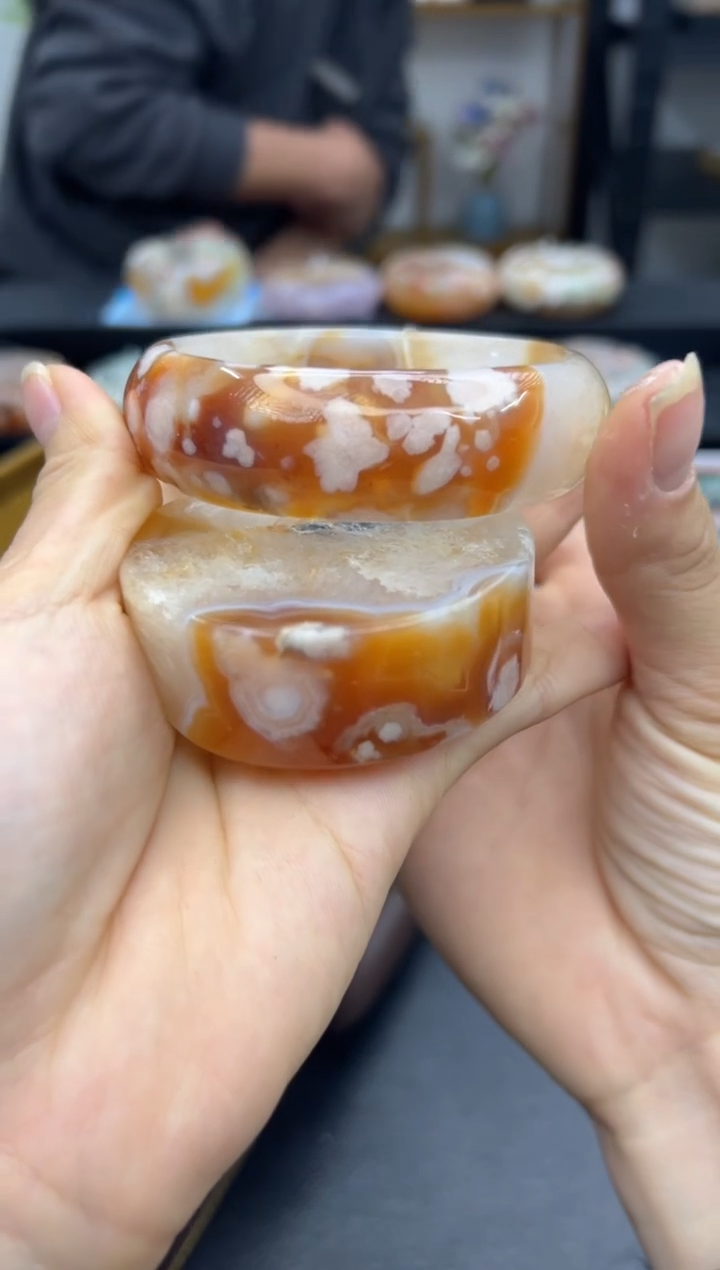 【闪购商品】石英质玉手镯未镶嵌A296(61圈赠送镯心)