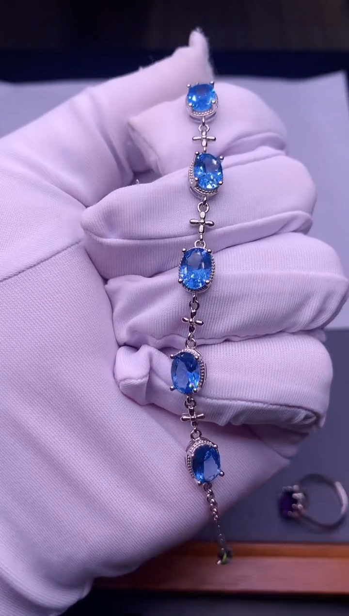 【闪购商品】海蓝宝石手链银S925镶嵌............