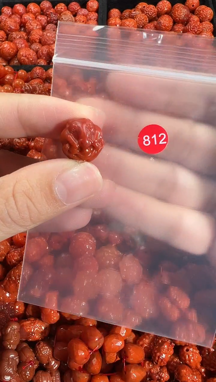 颈饰未镶嵌南红玛瑙1