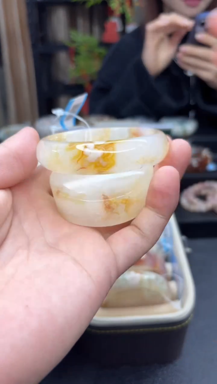 【闪购商品】石英质玉手镯未镶嵌2184（58圈赠送镯心）