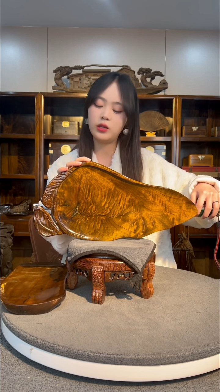 【闪购商品】金丝楠木雕随形果盘2