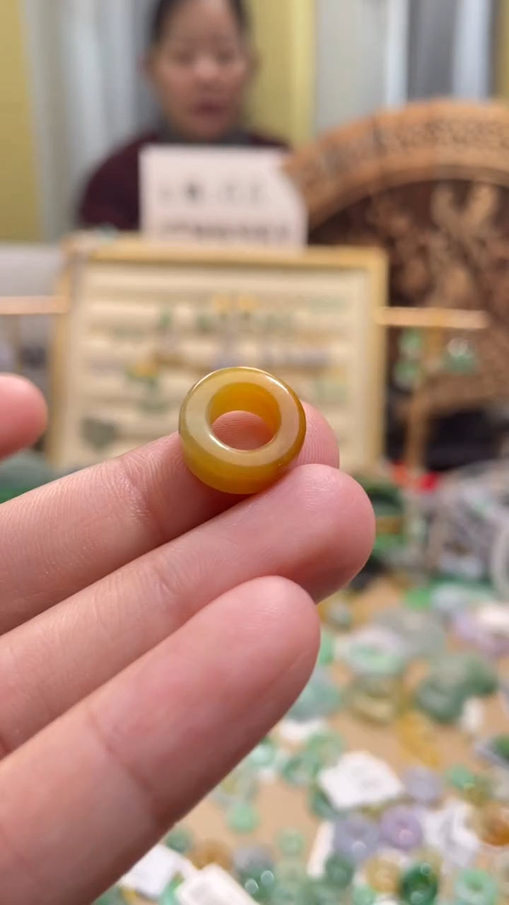 颈饰未镶嵌翡翠焱**哒路路通