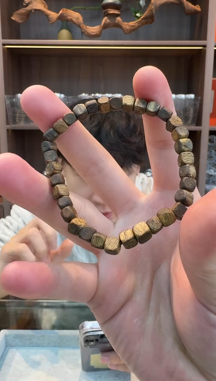 沉香沉香碎屑小方糖多样性