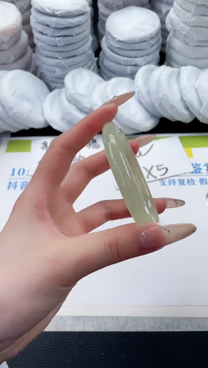 【闪购商品】石英质玉手镯未镶嵌A187