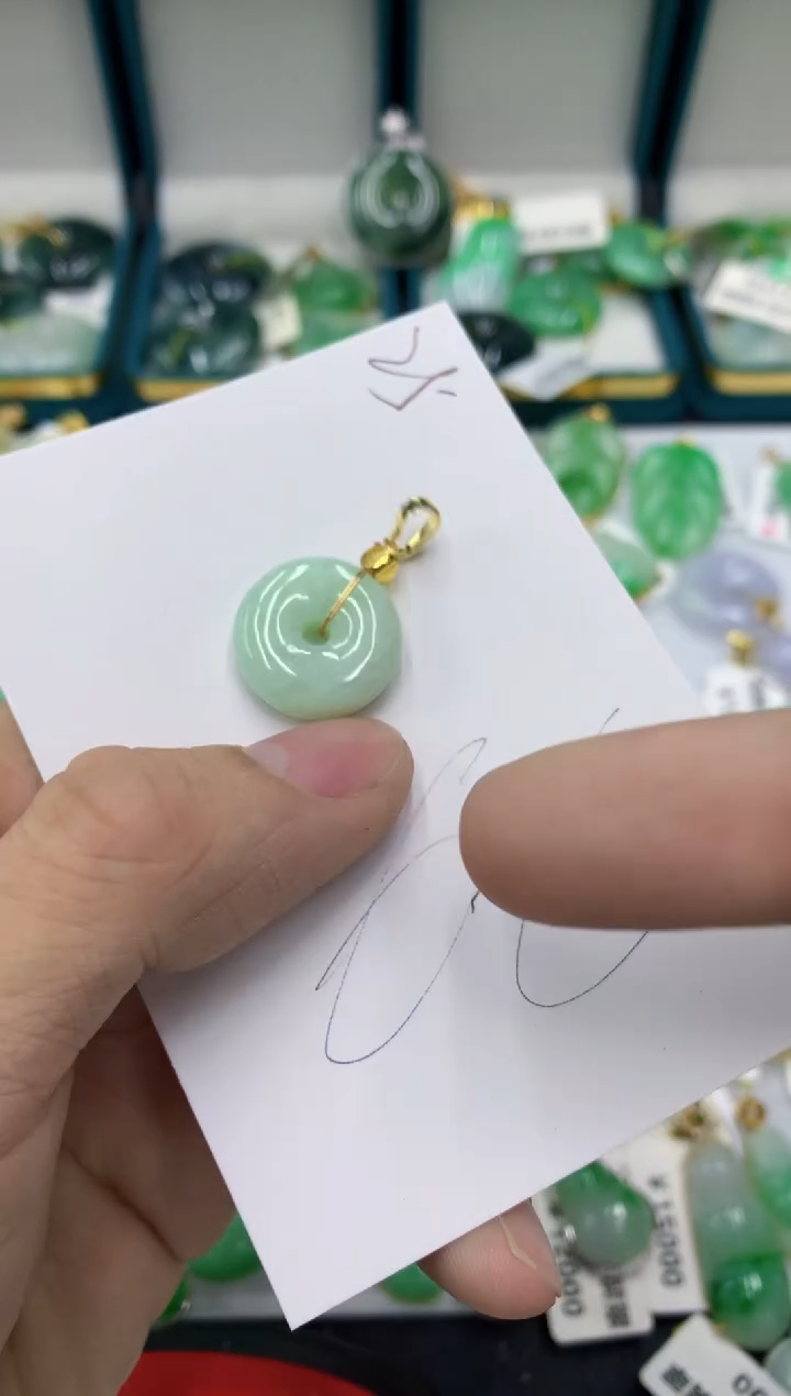 【闪购商品】翡翠颈饰未镶嵌11111111111