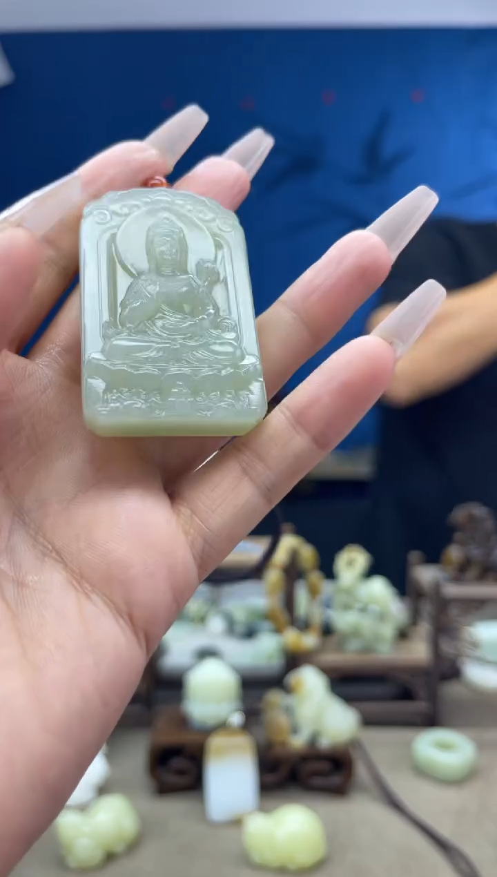 和田玉未镶嵌颈饰1