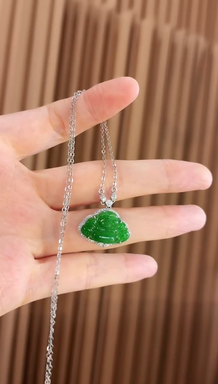 颈饰18K金镶嵌翡翠吊坠