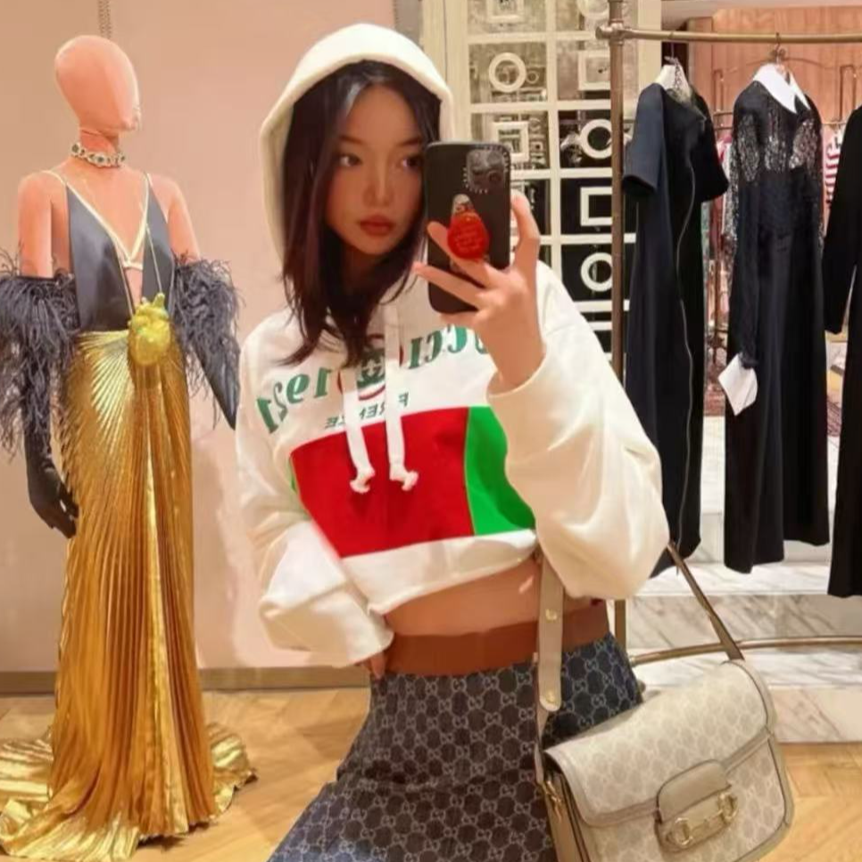 95新 GUCCI/古驰 高腰短款刺绣白色卫衣/XS码/编号1293/柜1w