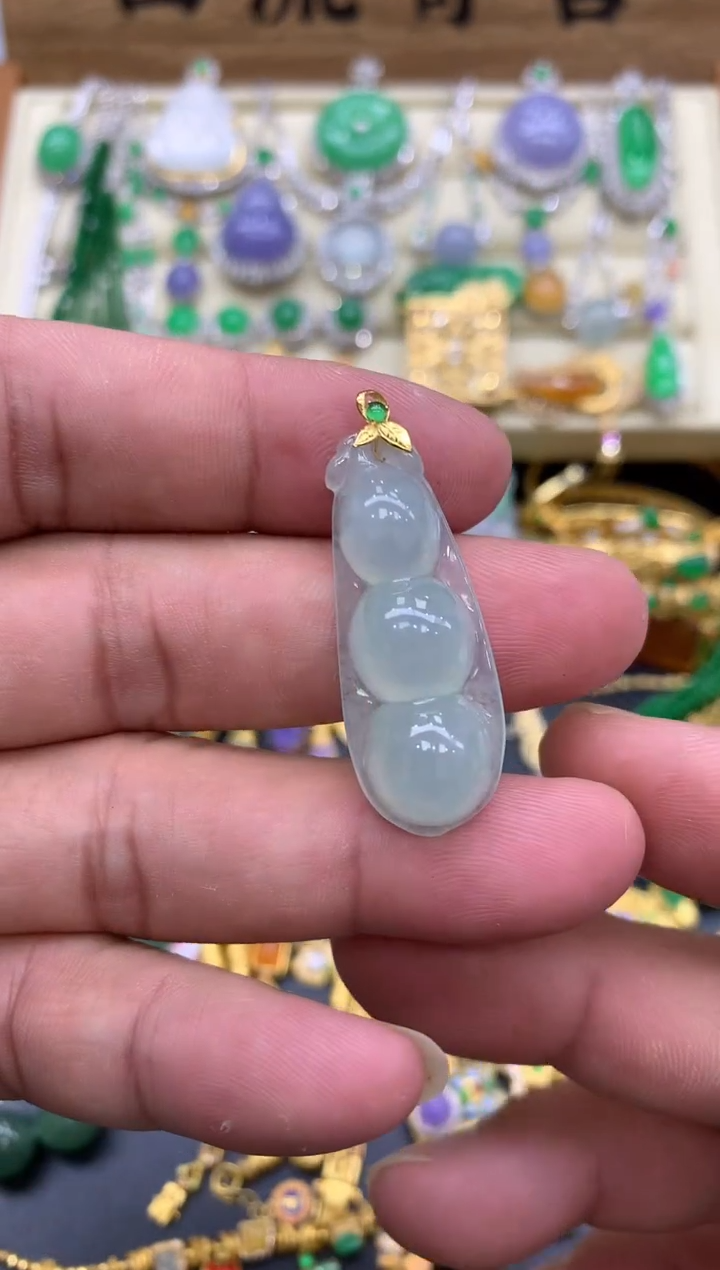 翡翠18K金镶嵌颈饰88-中国好珍宝