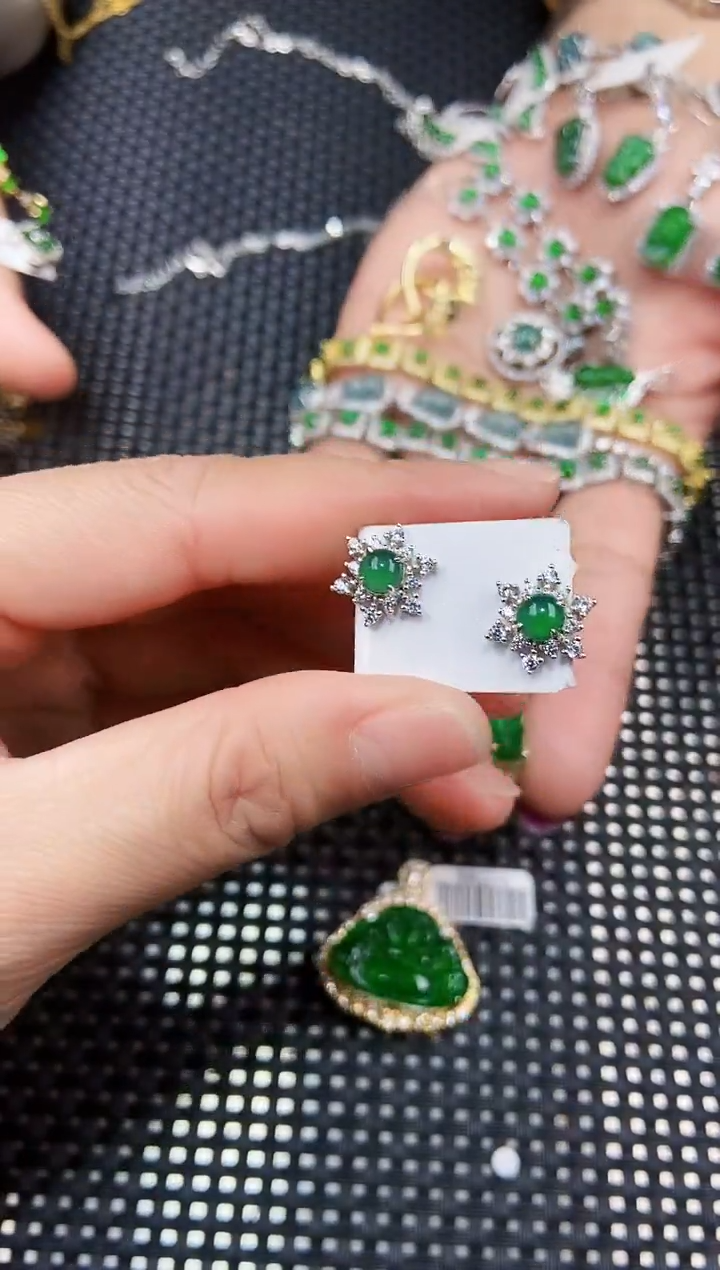 【闪购商品】翡翠耳饰未镶嵌11111111