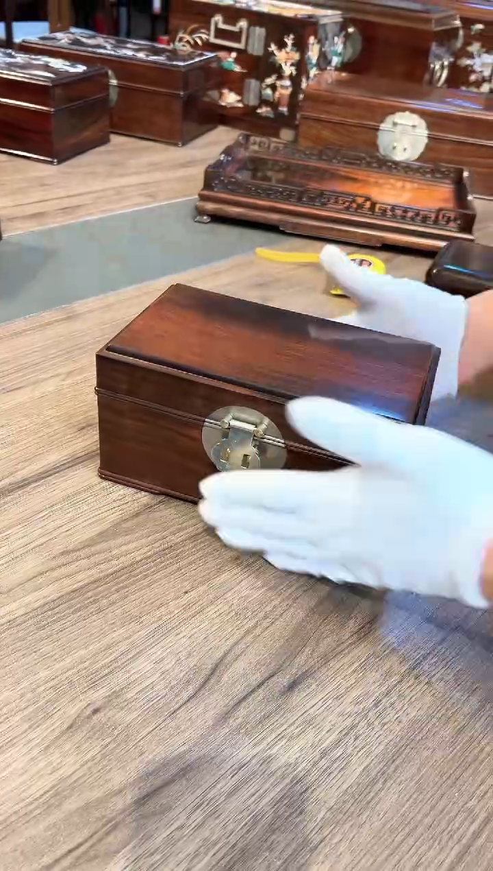 【闪购商品】红酸枝木类成套家具大红酸枝   线条盒/12