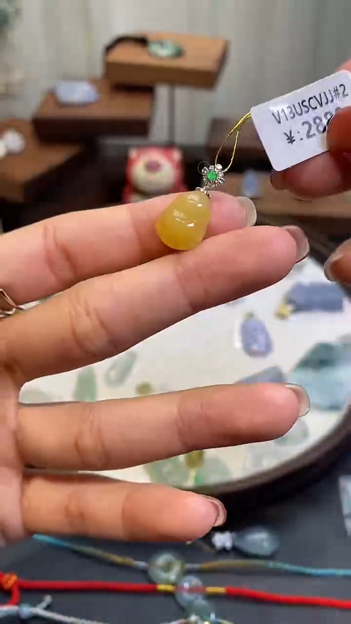 【闪购商品】翡翠颈饰18K金镶嵌葫芦