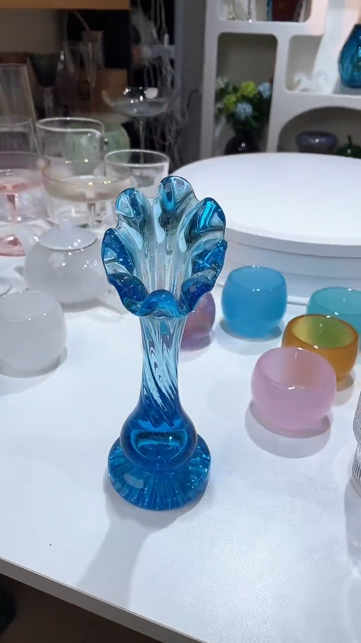 【闪购商品】水晶浅蓝插花瓶