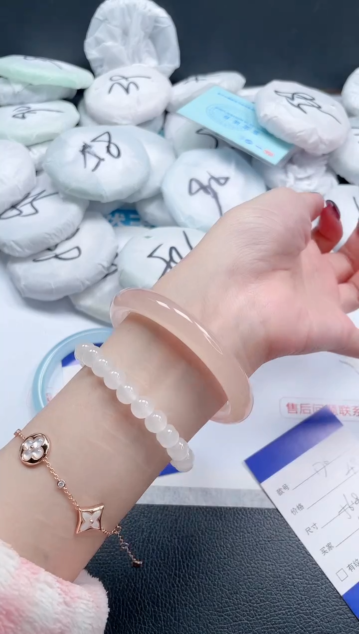 【闪购商品】石英质玉未镶嵌手镯14J176-56