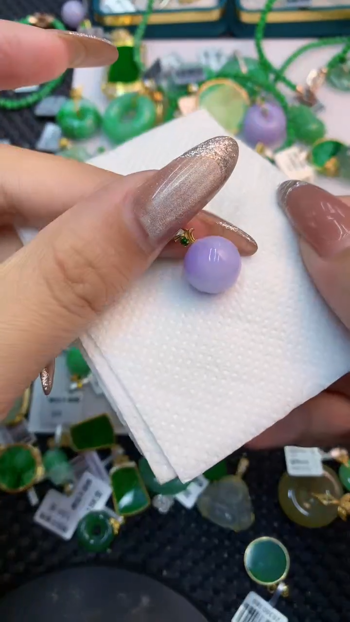 颈饰18K金镶嵌翡翠1