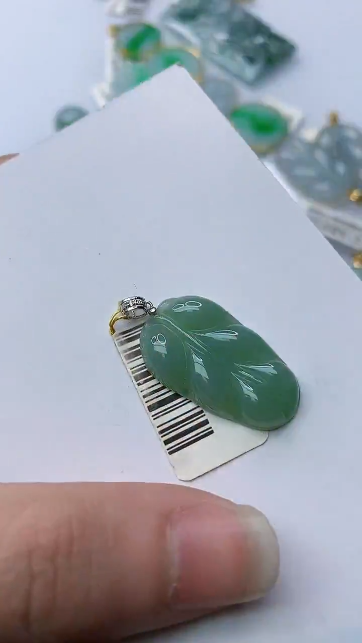 【闪购商品】翡翠颈饰18K金镶嵌33...........