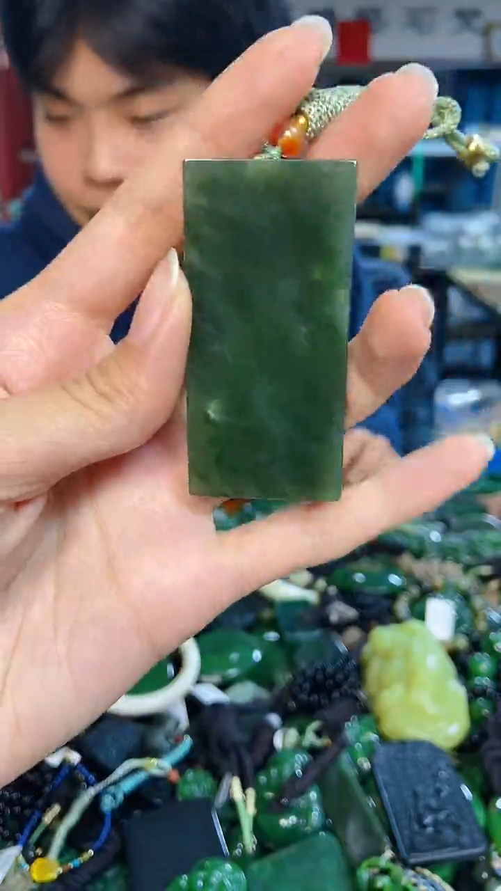 未镶嵌和田玉挂件1