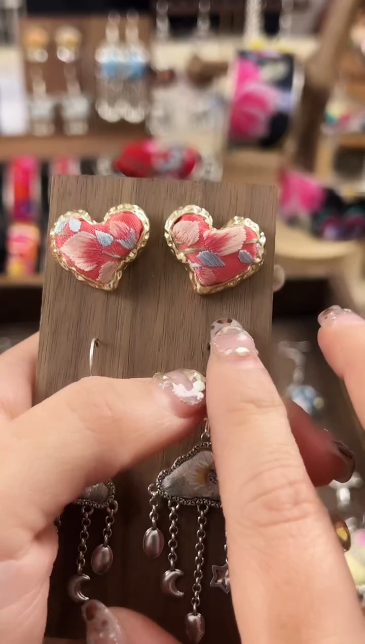 【闪购商品】织绣民族风老绣饰品347