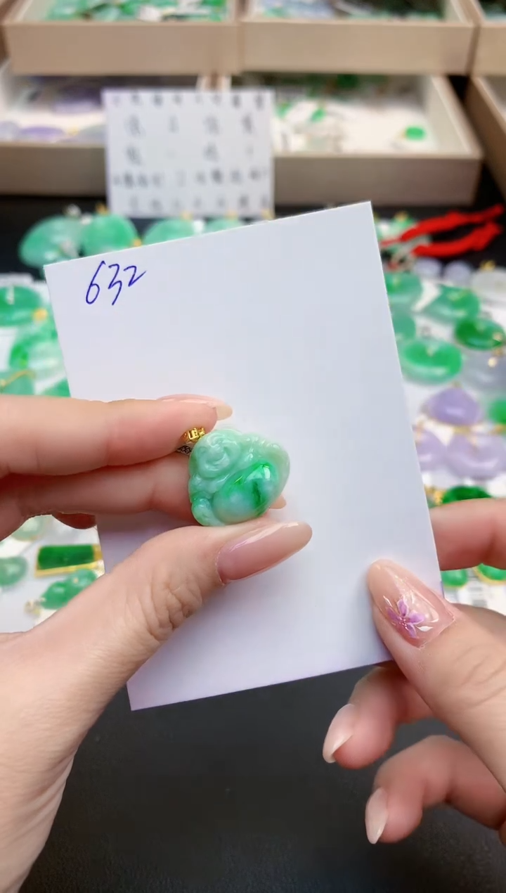 颈饰18K金镶嵌翡翠天然缅甸A货翡翠