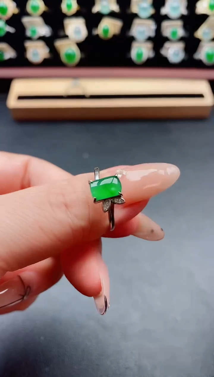 银S925镶嵌戒指翡翠1