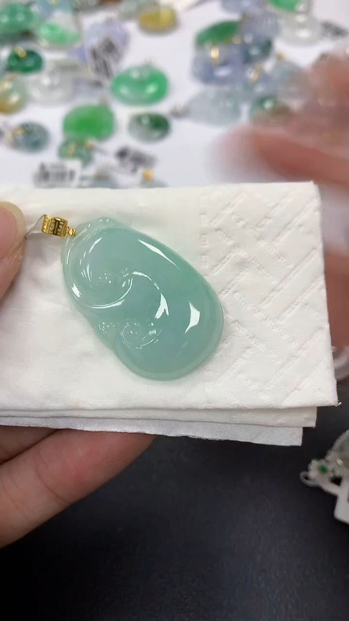 颈饰18K金镶嵌翡翠a货假一赔三支持复检百元上9元证书费自理