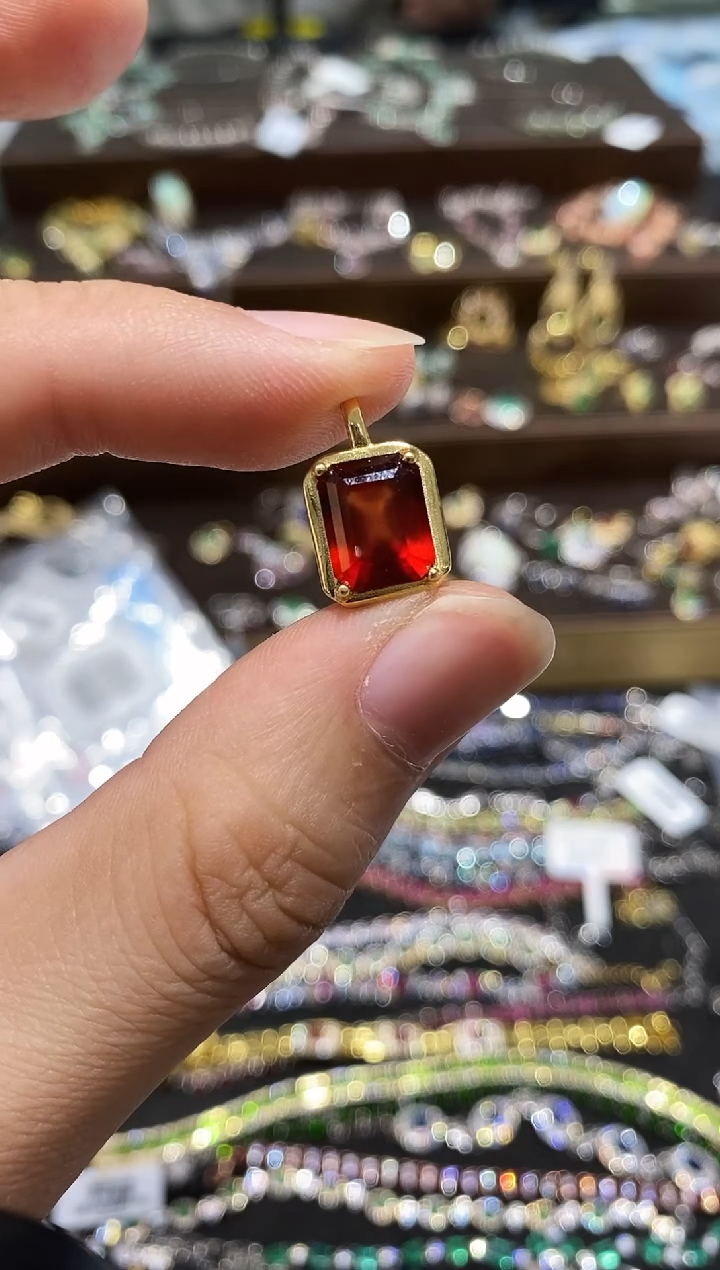【闪购商品】石榴石颈饰银S925镶嵌吊坠