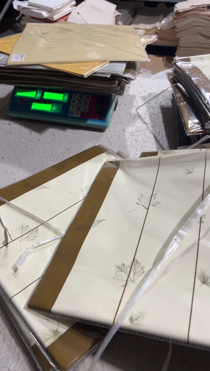 24   蜡染作品纸称