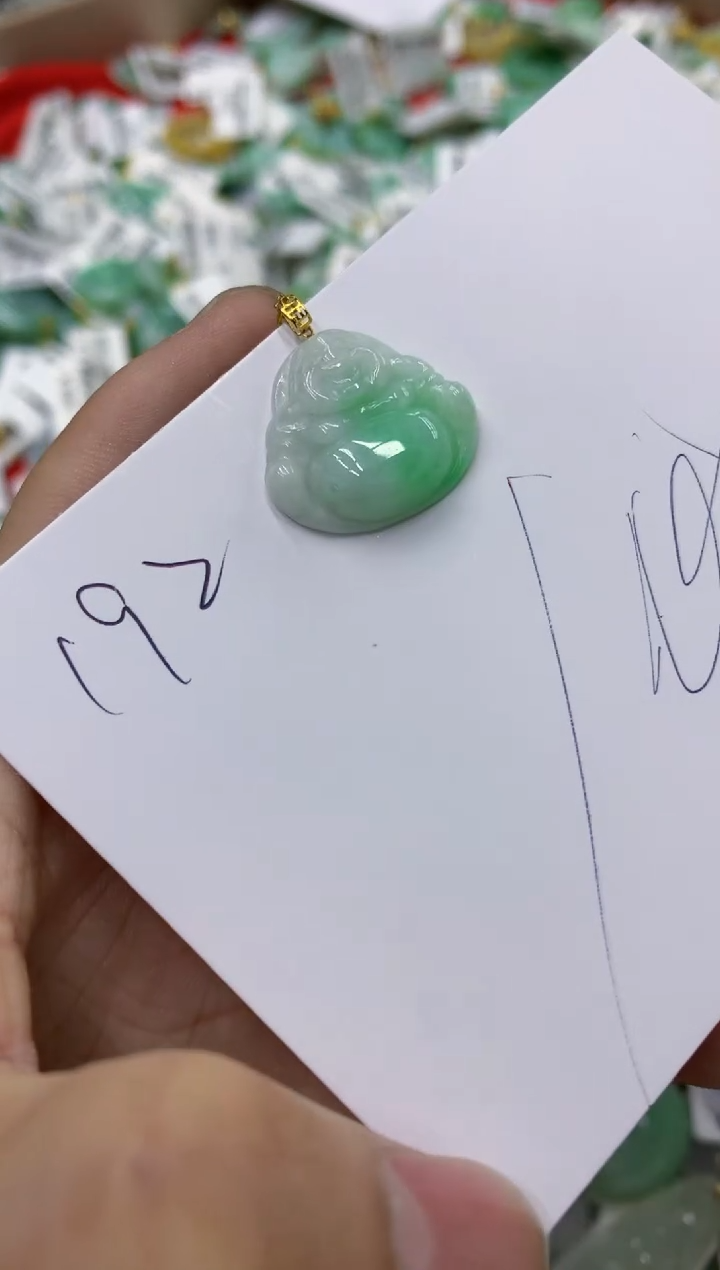 翡翠18K金镶嵌颈饰1111111111