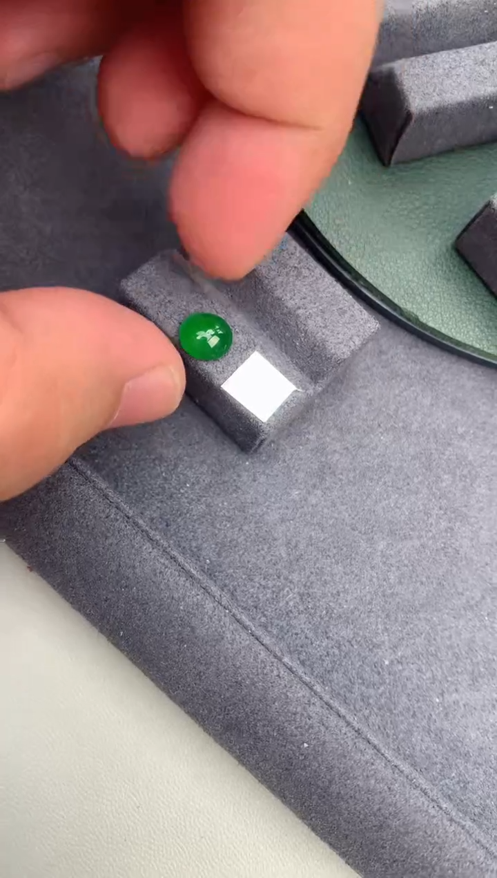 【闪购商品】翡翠摆件未镶嵌7.3mm翡翠