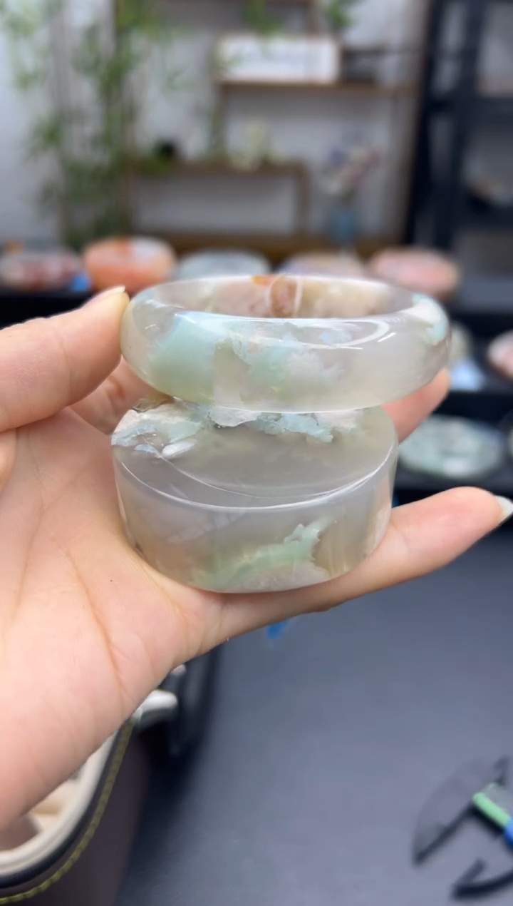 【闪购商品】石英质玉手镯未镶嵌A285(53圈赠送镯心)