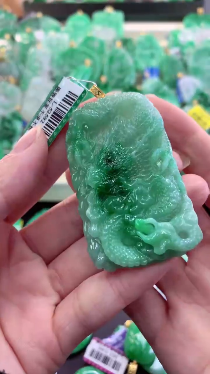 【闪购商品】翡翠吊坠(不含链)18K金镶嵌挂件