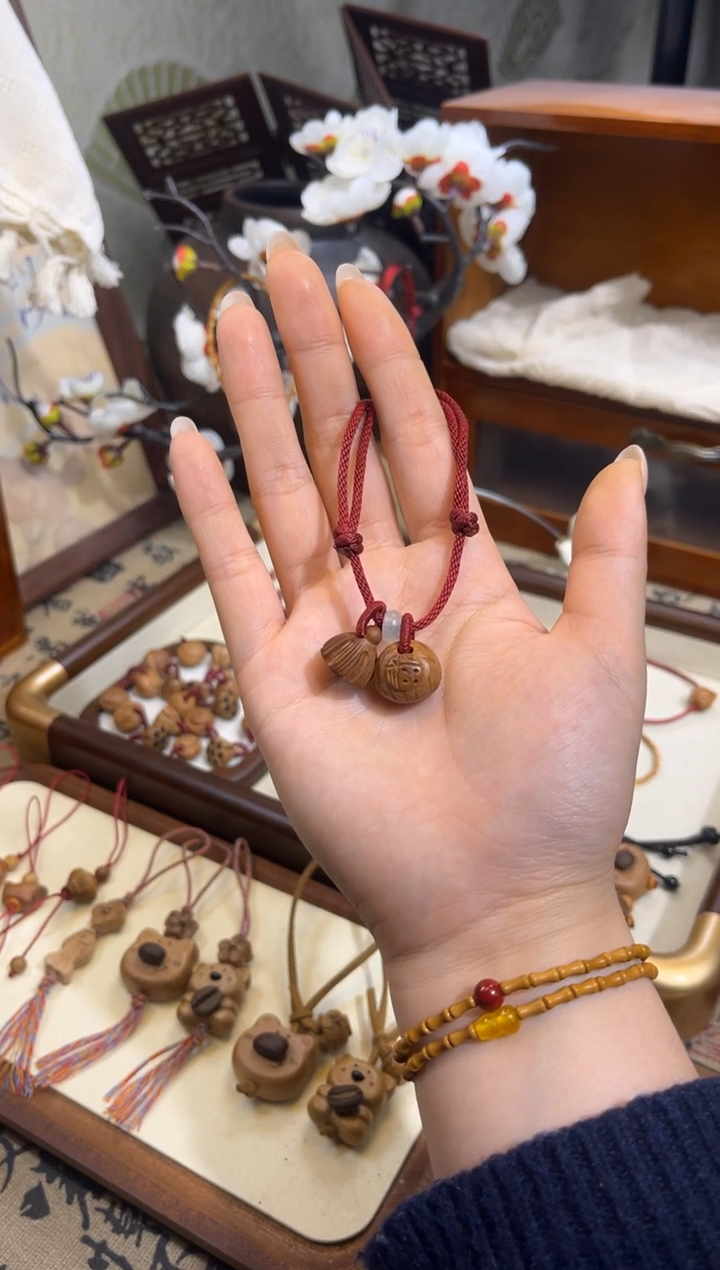 手串桃核【桃缘行】红绳「福气莲莲」桃木桃核辟、挡、驱、护 红绳可调节
