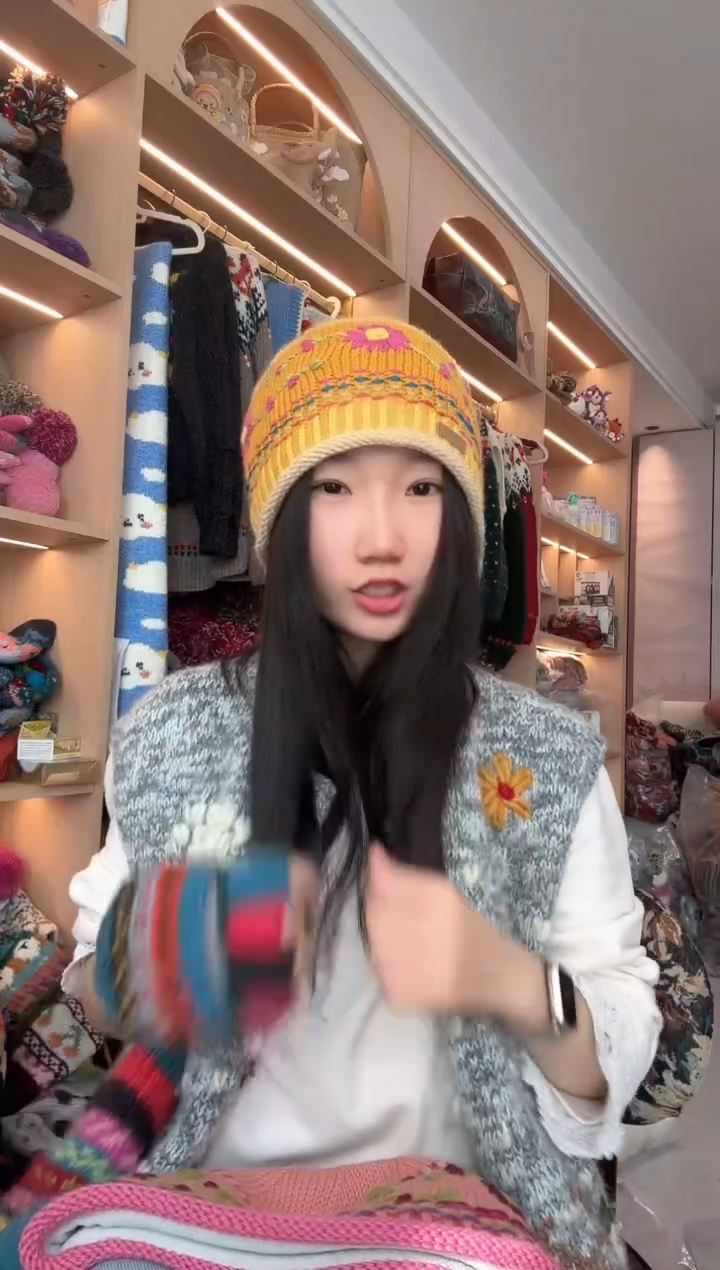 羊毛姜黄卷边帽 