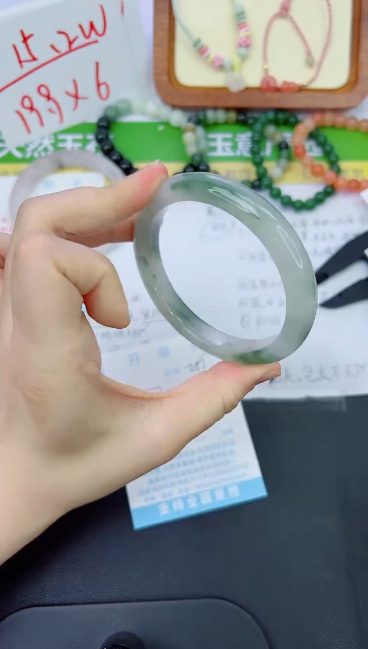 【闪购商品】石英质玉手镯未镶嵌255-64