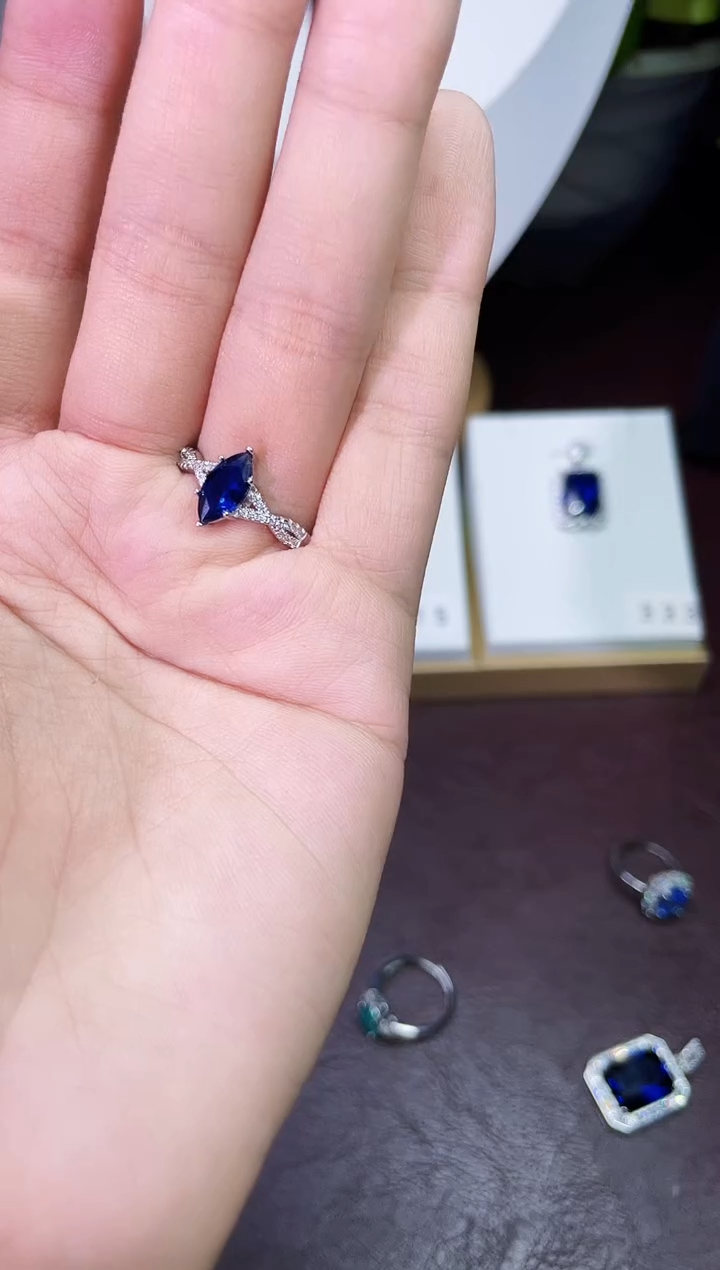 合金合成钻石蓝宝马眼戒指