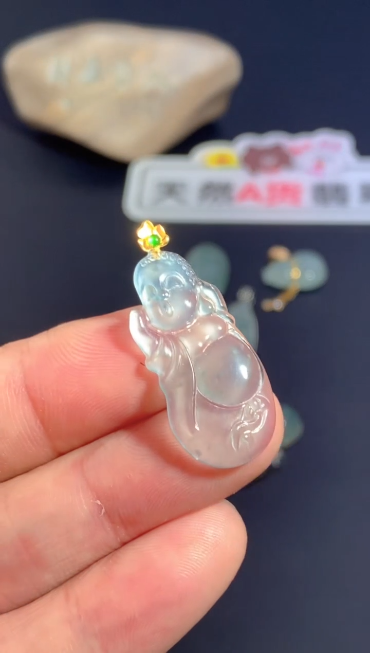 颈饰18K金镶嵌翡翠    