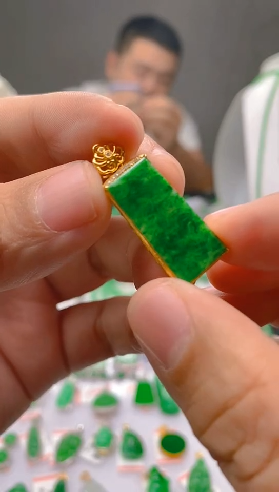 【闪购商品】翡翠颈饰18K金镶嵌新号开播，全场乱卖