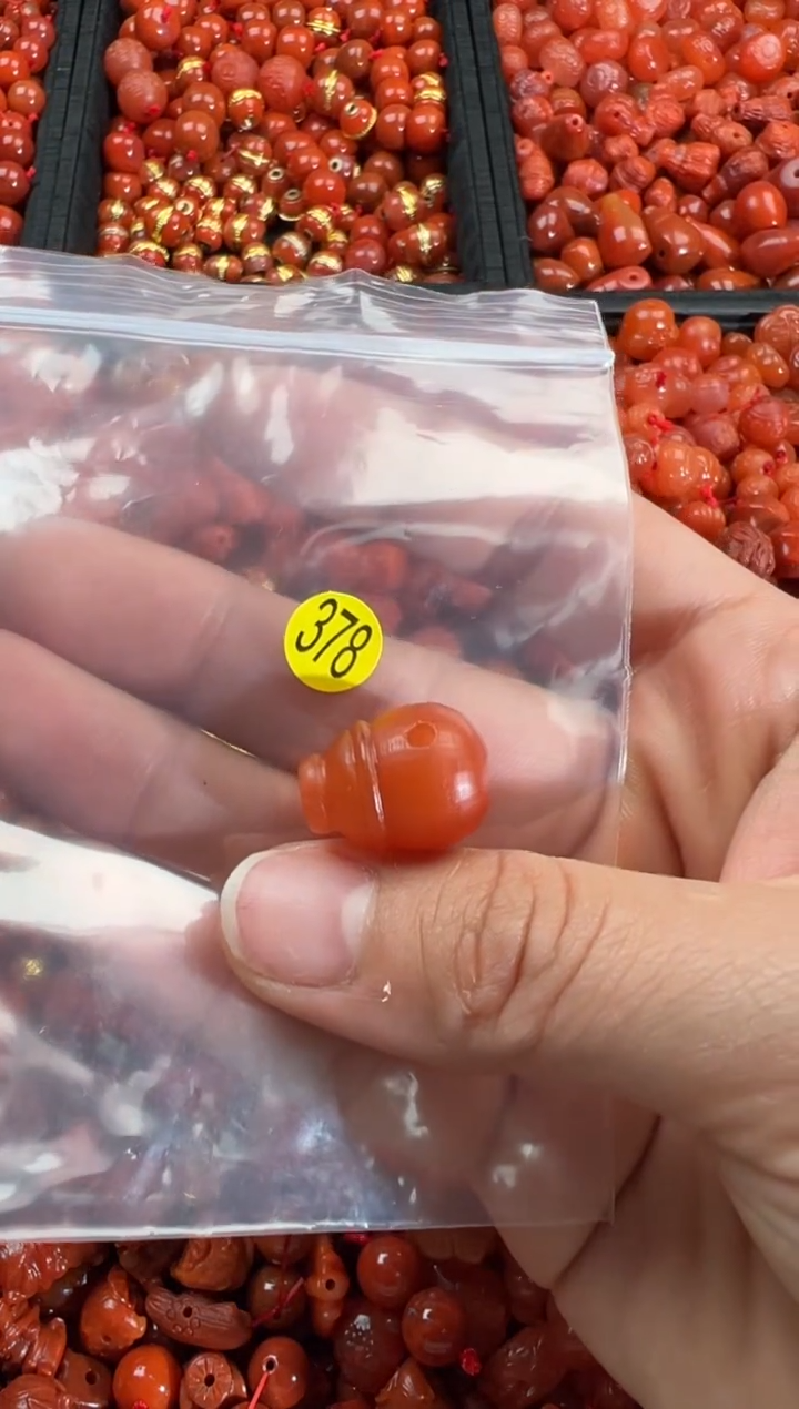 【闪购商品】南红玛瑙颈饰未镶嵌1