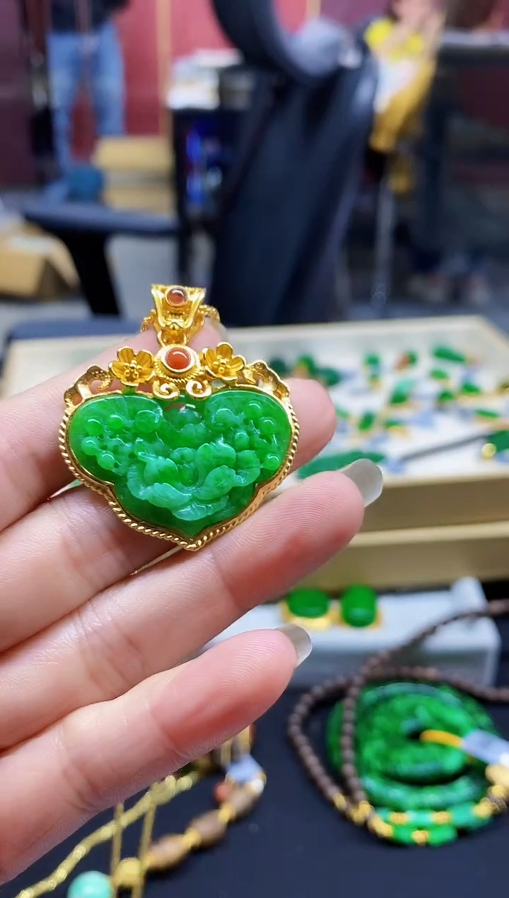 颈饰未镶嵌翡翠翡翠吊坠